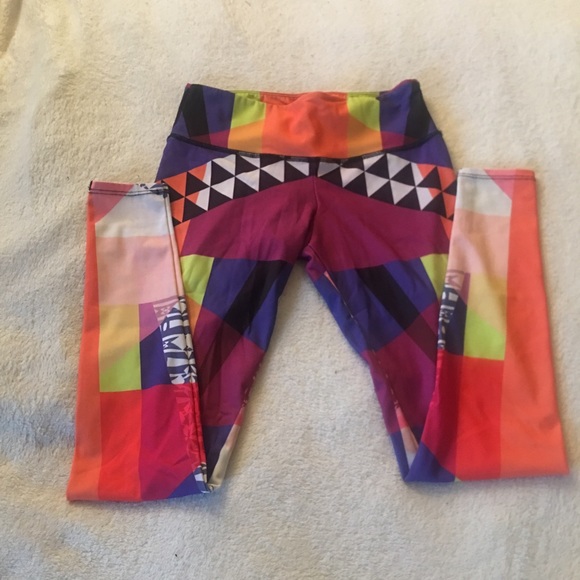 ONZIE Abstract Triangle Pattern Multi Leggings - Picture 14 of 16
